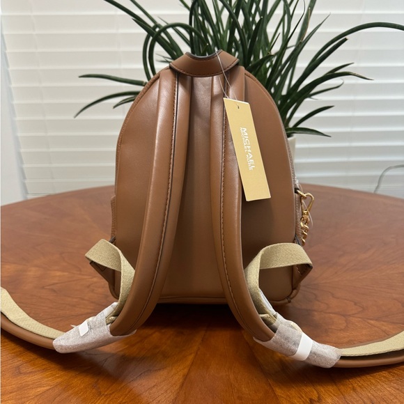 Micheal Kors xs backpack - Picture 6 of 8